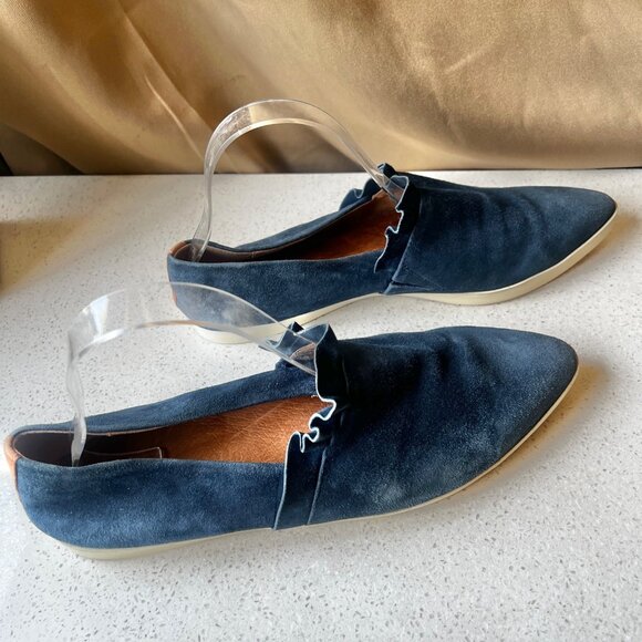 Kenneth Cole Gentle Souls Womens Size 9 Blue Suede Flats With Ruffled Trim - Picture 2 of 12